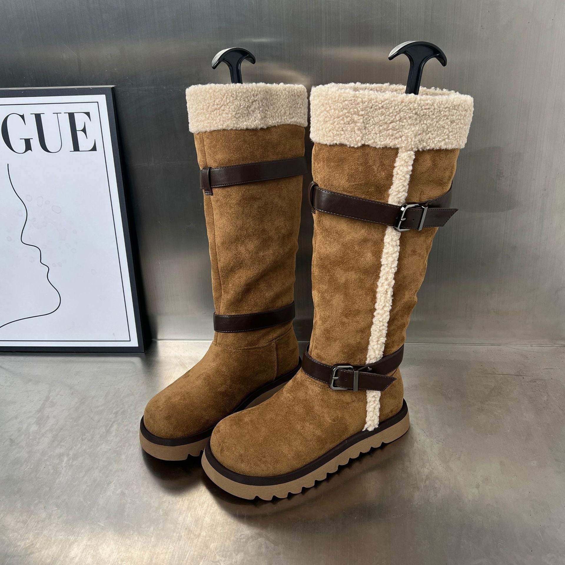 Damen Fleecegefütterte Winterstiefel mit eleganten Riemen und rutschfester Sohle R&B