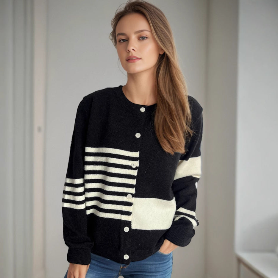 Damen Strickjacke mit modernen Streifenmustern und Knopfverschluss R&B