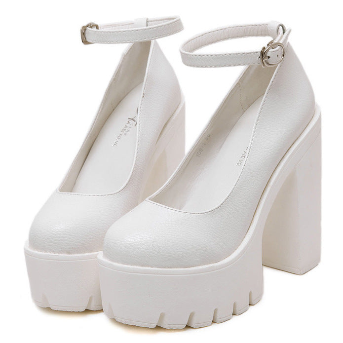 Damen Plateau-Pumps mit eleganter Doppelriemenführung und rutschfester Sohle R&B