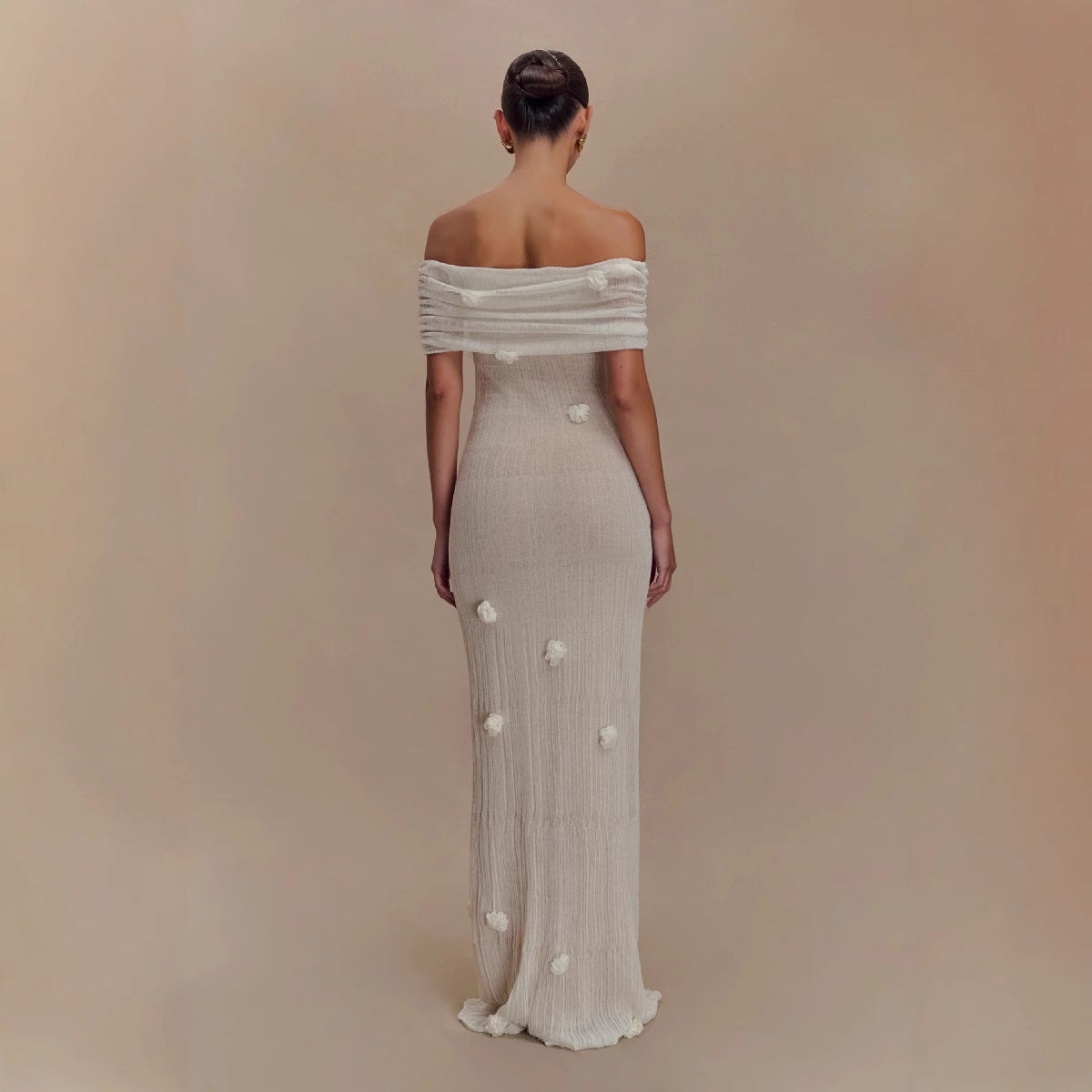 Damen Elegantes Maxikleid mit Off-Shoulder-Design und zarten 3D-Blütenapplikationen R&B