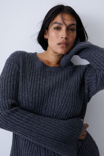 Damen Strickpullover mit raffiniertem Rippdesign R&B