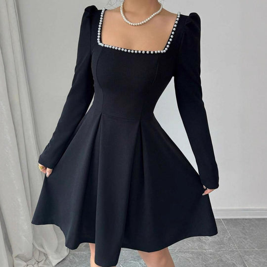 Damen Elegantes Minikleid mit schmalem Quadrat-Ausschnitt und feinem Rüschensaum R&B
