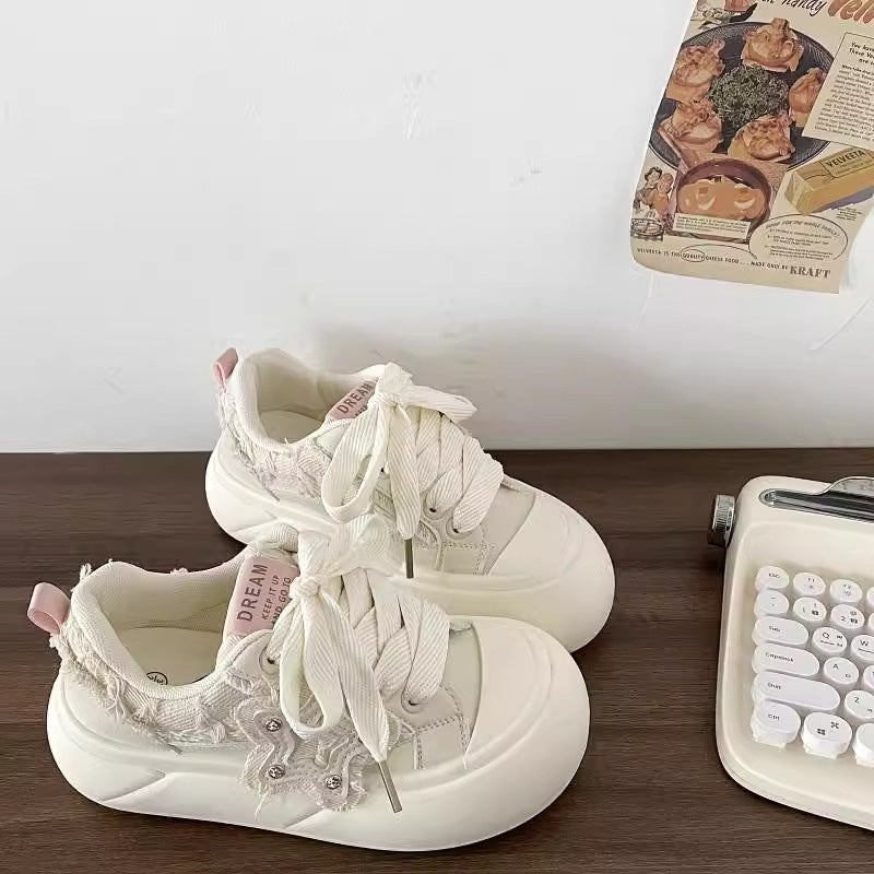Damen Komfortable Sneaker mit modischen Details und softem Innenfutter