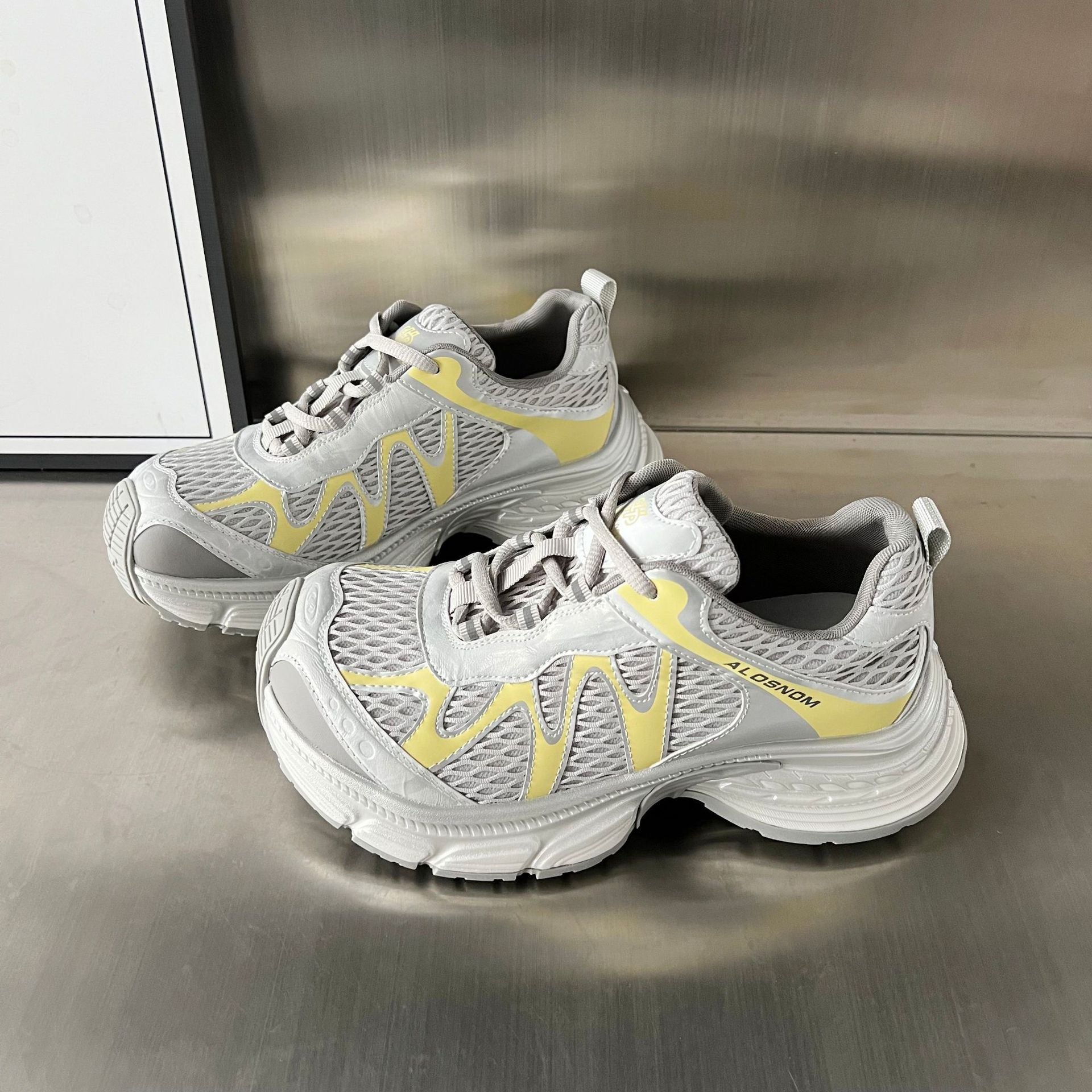 Damen Sportliche Sneakers mit atmungsaktivem Mesh-Obermaterial und ergonomischem Fußbett R&B