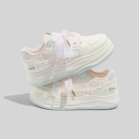 Damen Sportliche Sneakers mit verspielten Rüschen und trendigem Schnürsystem R&B