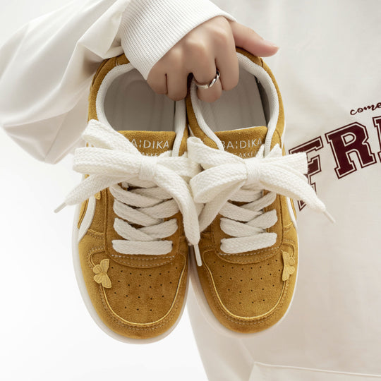 Damen Sneakers mit filigranem Schmetterlingsdesign und sportlicher Profilsohle R&B