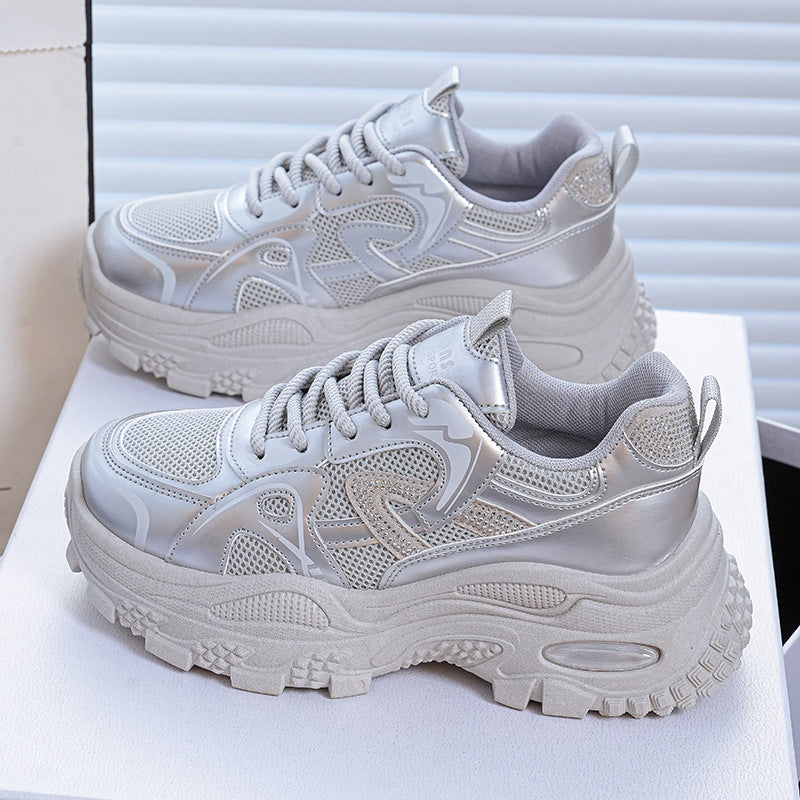 Damen Sportliche Sneakers mit modischem Metallic-Obermaterial R&B