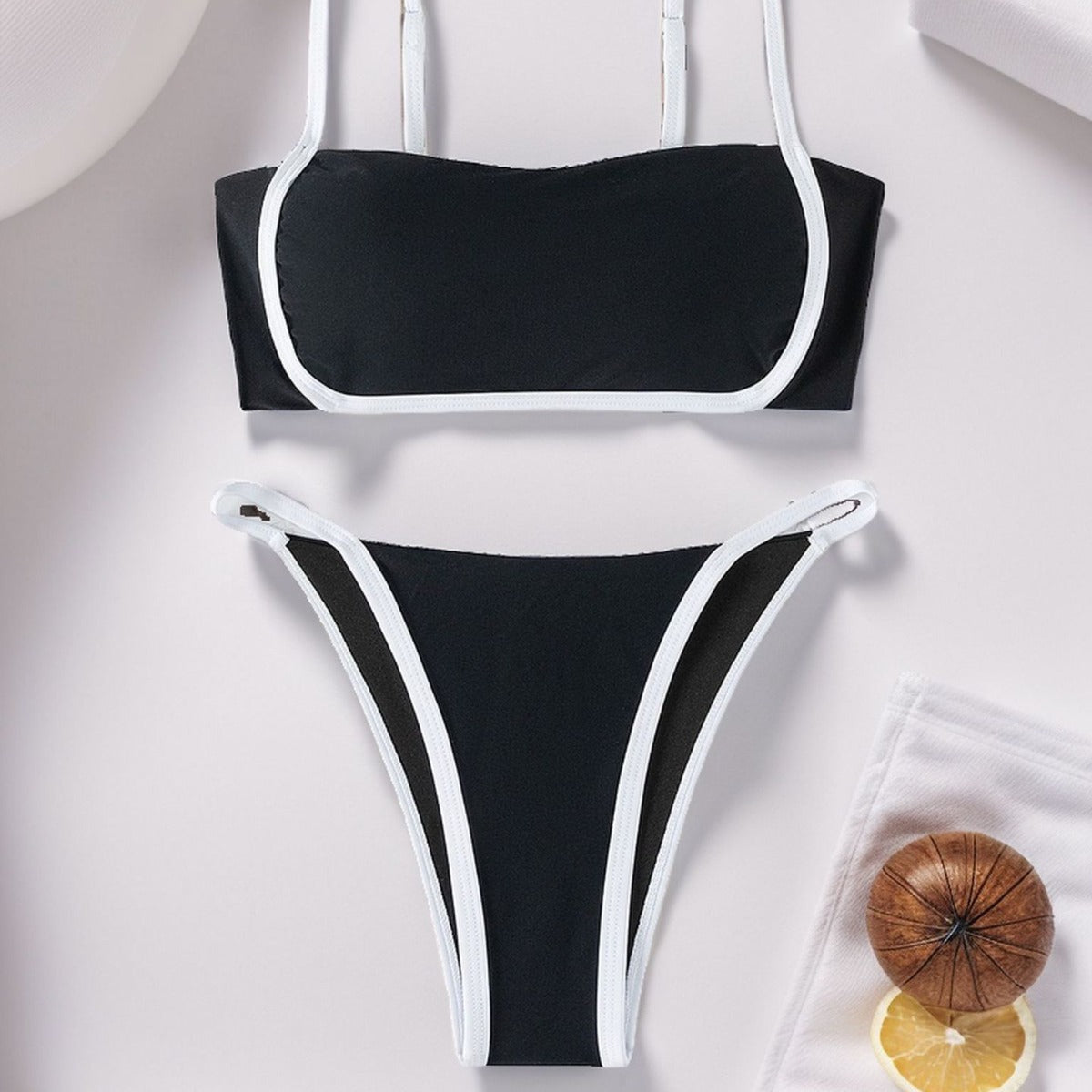 Damen Bandeau Bikini mit hohem Beinausschnitt und verstellbaren Trägern R&B