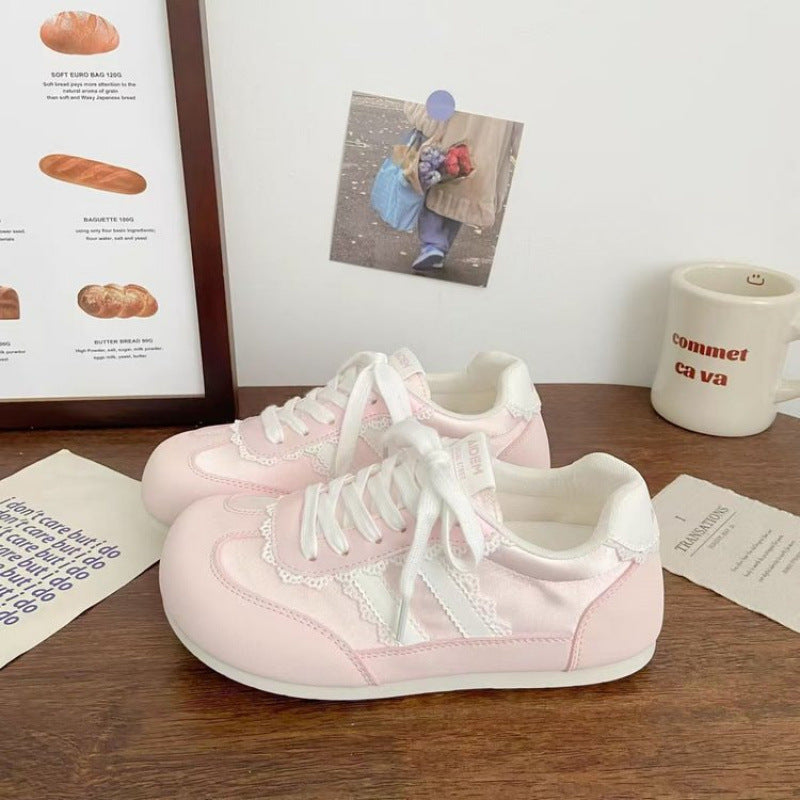 Damen Sneakers mit verspieltem Spitzendetail und atmungsaktiver Obermaterialstruktur R&B