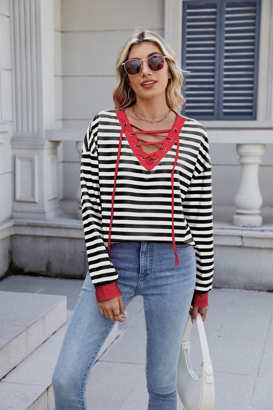 Damen modischer Cropped Pullover mit auffälligem Schnürdetail R&B