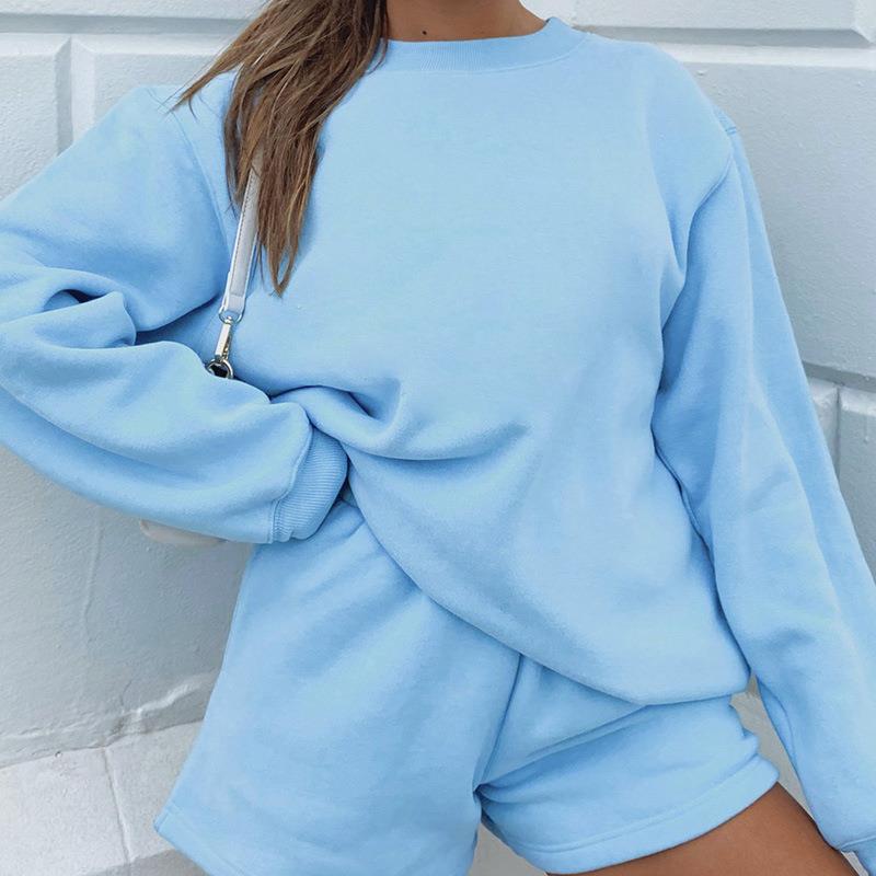 Damen Sportlicher Layering-Look mit Oversized-Sweatshirt und Shorts R&B