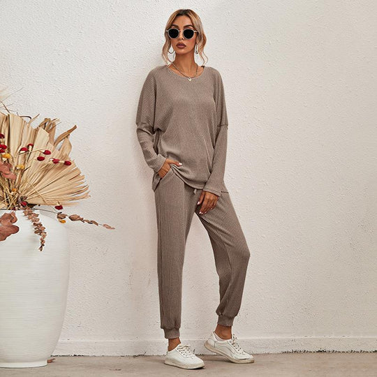 Damen gemütlicher Lounge-Anzug mit lässigem Schnitt und praktischen Taschen R&B