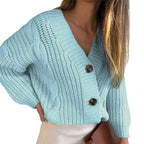 Damen Strickjacke mit einem modernen V-Ausschnitt und dekorativen Knopfdetails R&B