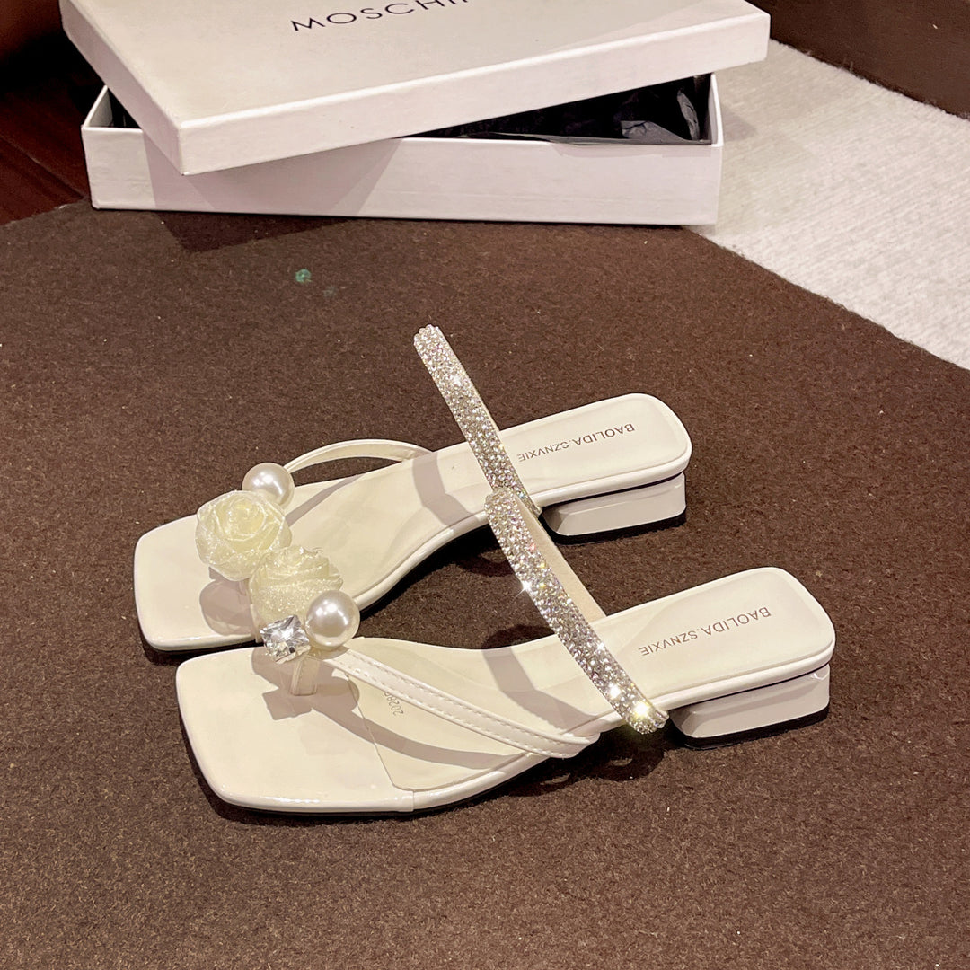Damen Glamouröse Strandsandalen mit funkelnden Applikationen und zarten Blüten von R&B