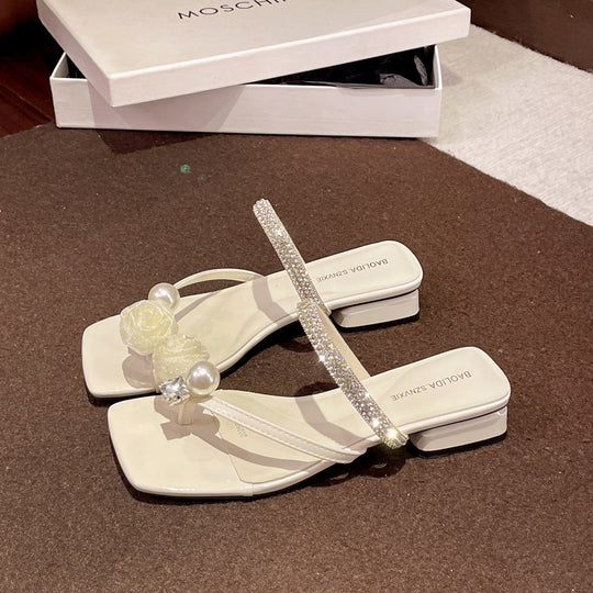 Damen Glamouröse Strandsandalen mit funkelnden Applikationen und zarten Blüten von R&B