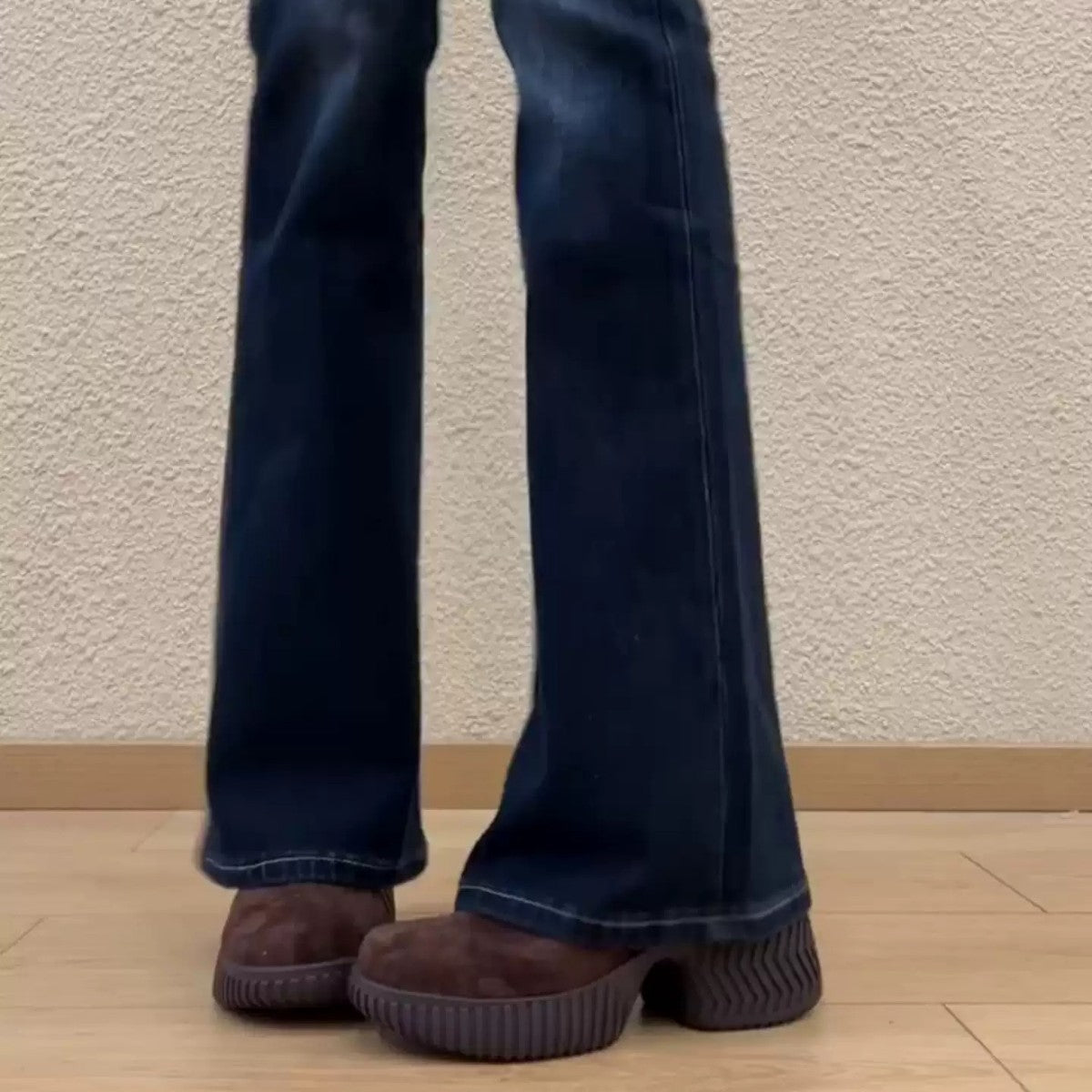 Damen modische Stiefeletten im angesagten Design mit erhöhter Laufsohle R&B