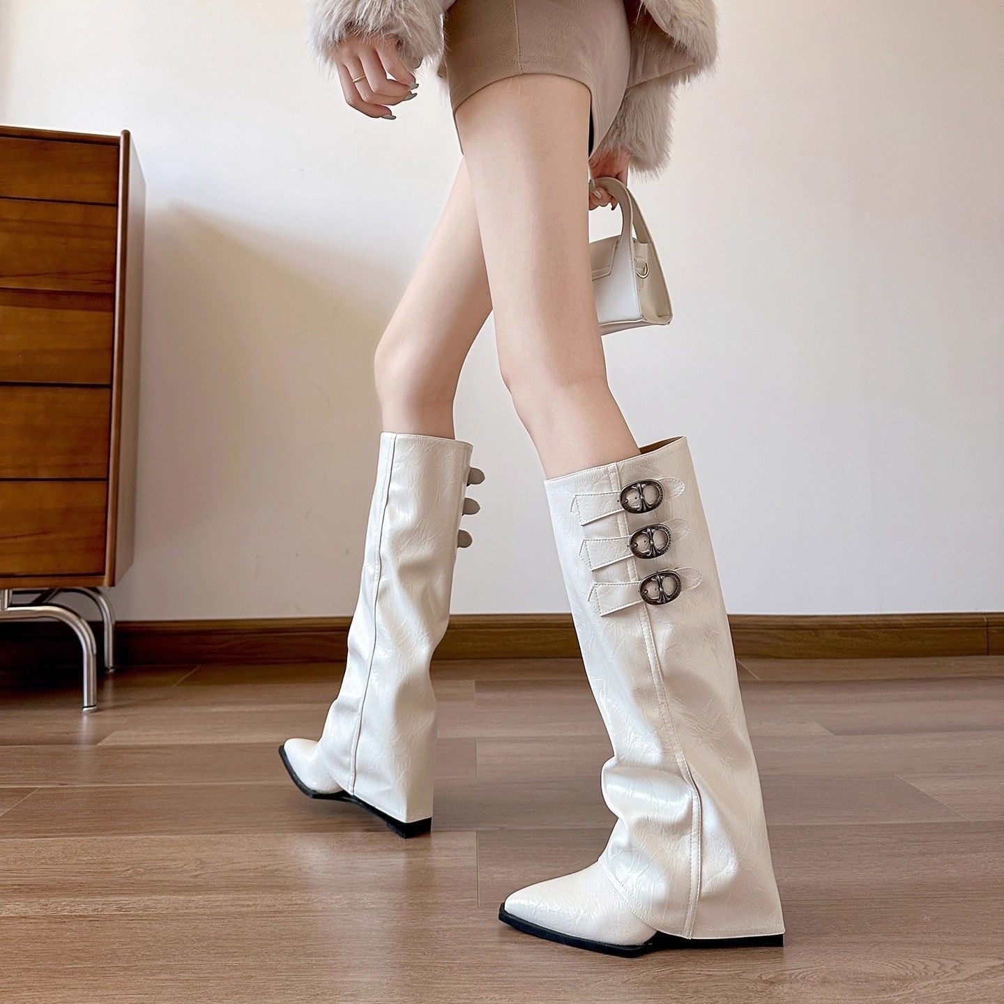 Damen Überknie Stiefel mit modischen Schnallen und hochwertigem Leder R&B