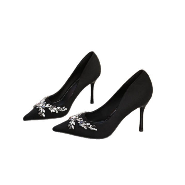 Damen elegante Pumps mit funkelndem Schmuckdetail R&B