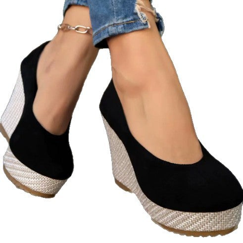 Damen Wedge-Sandaletten mit floralem Design und geschmackvollem Riemen R&B