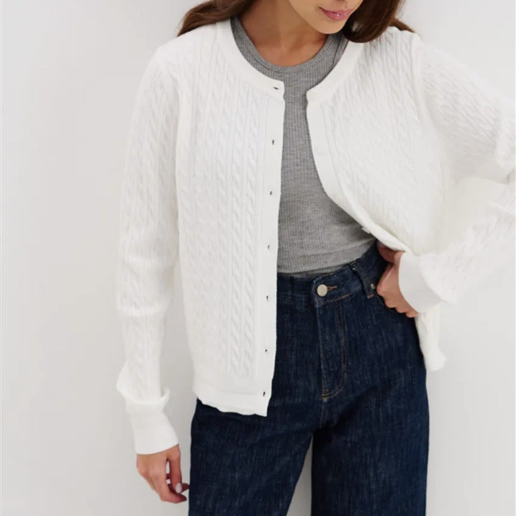 Damen Strickjacke mit feinem Zopfmuster und modischen Knöpfen R&B