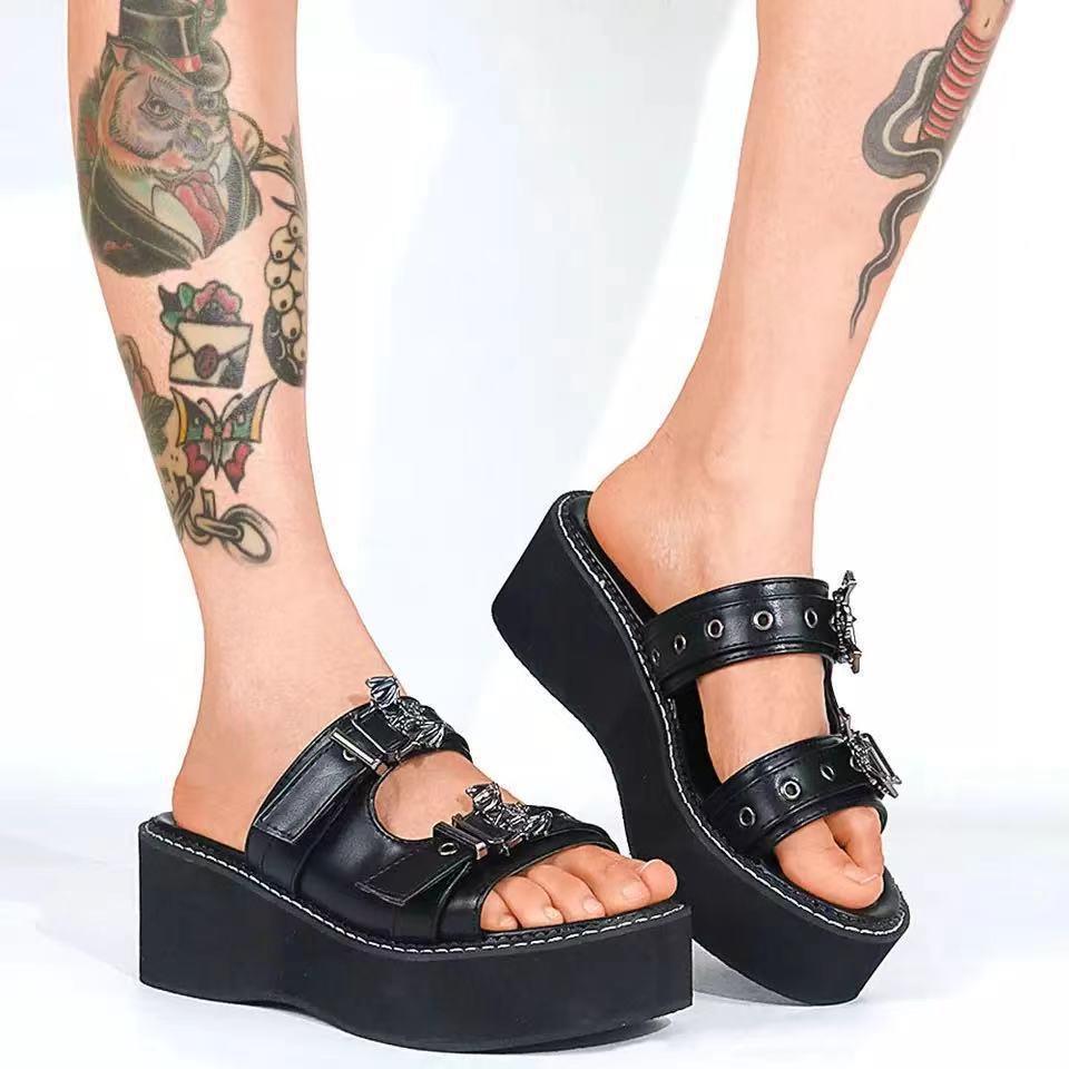 Damen Plateausandalen mit modischer Schnallenverzierung R&B