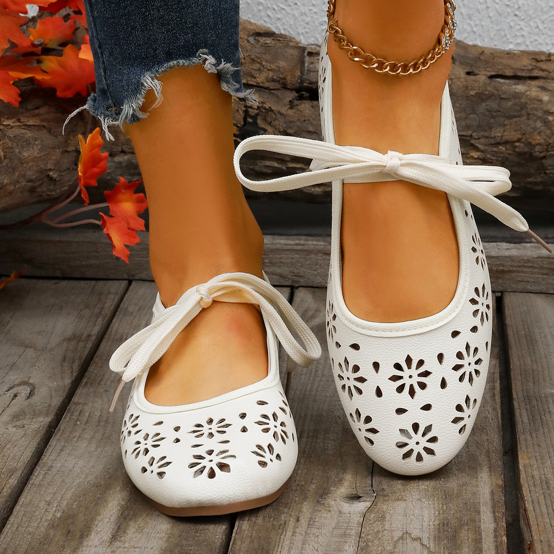 Damen Ballerinas mit perforiertem Blumenmuster und komfortablem Fußbett R&B