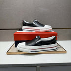 Damen Komfortable Slip-On Sneakers mit modischem Design und raffiniertem Sohlenprofil R&B