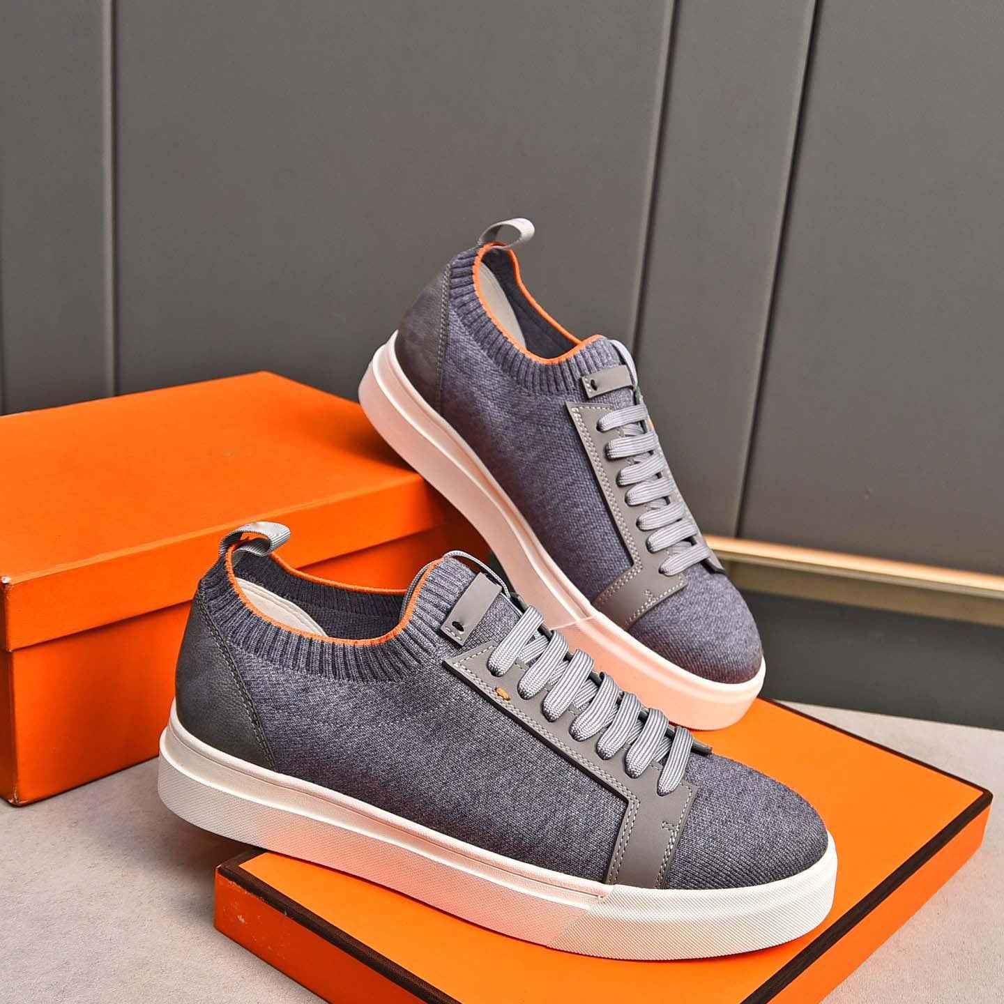 Damen sportliche Sneaker mit elastischem Strick-Obermaterial und rutschfester Sohle R&B