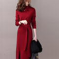 Damen Elegantes Strickkleid mit seitlichem Schlitz und tailliertem Gürtel
