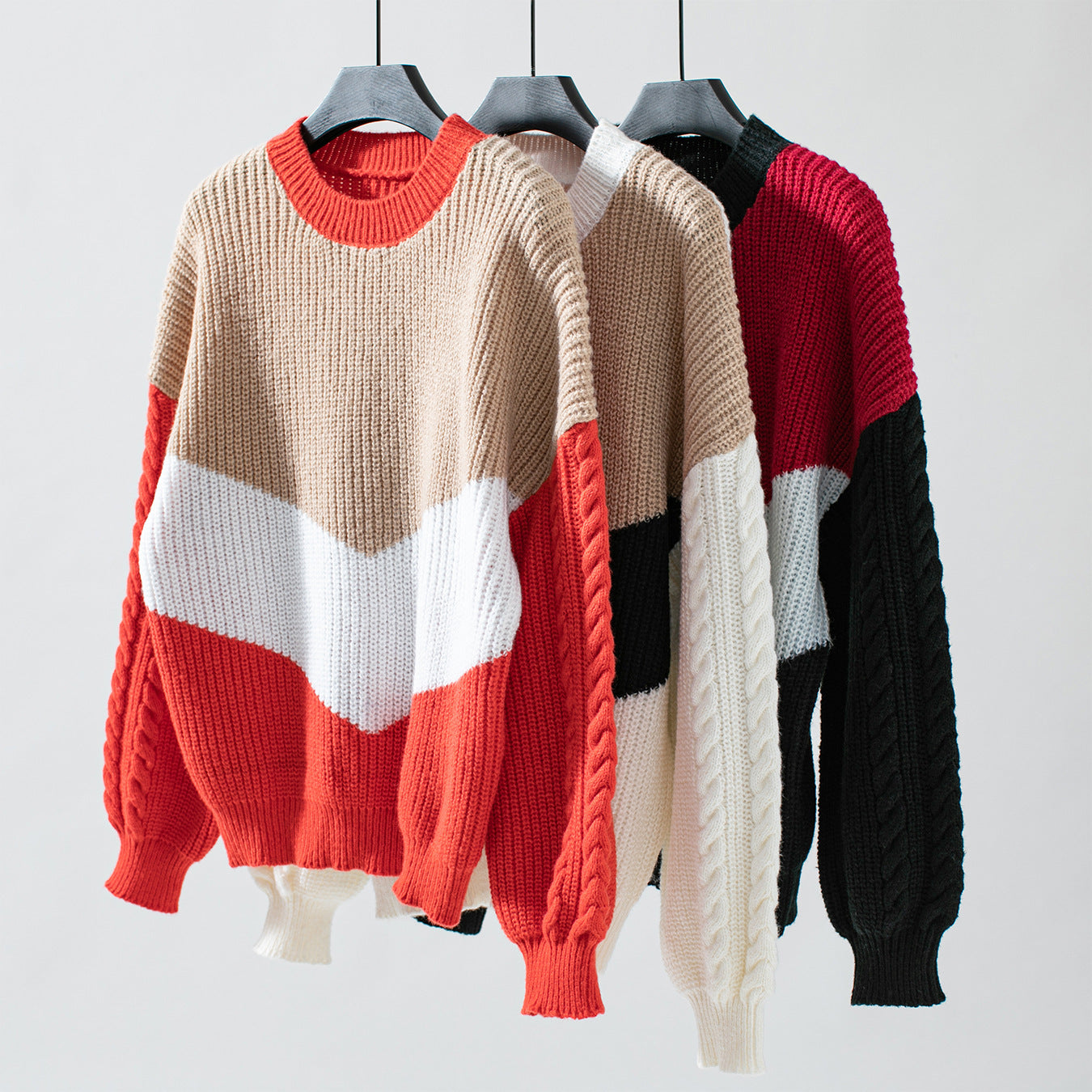 Damen Strickpullover mit modernen Farbblocklinien und Zopfmuster R&B