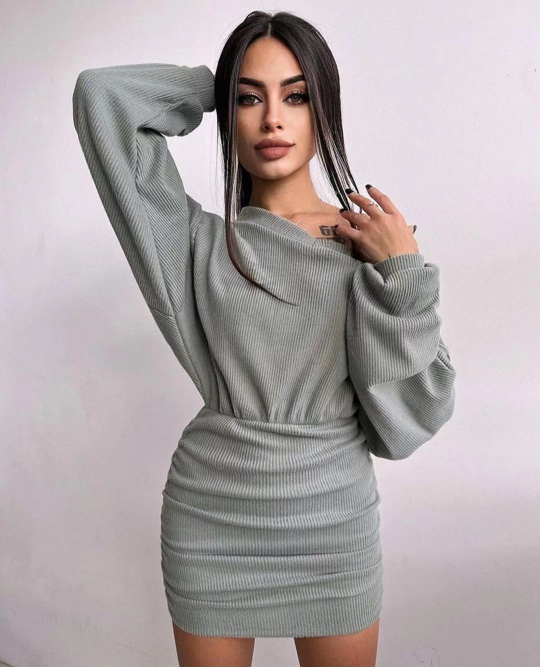 Damen lässiges Mini-Kleid mit asymmetrischem Ausschnitt und Raffung R&B