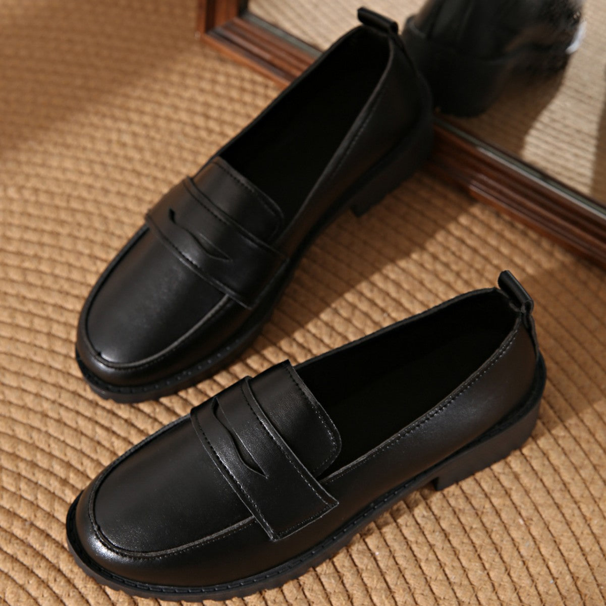 Damen Elegante und bequeme Mokassins mit modischem Riemen R&B