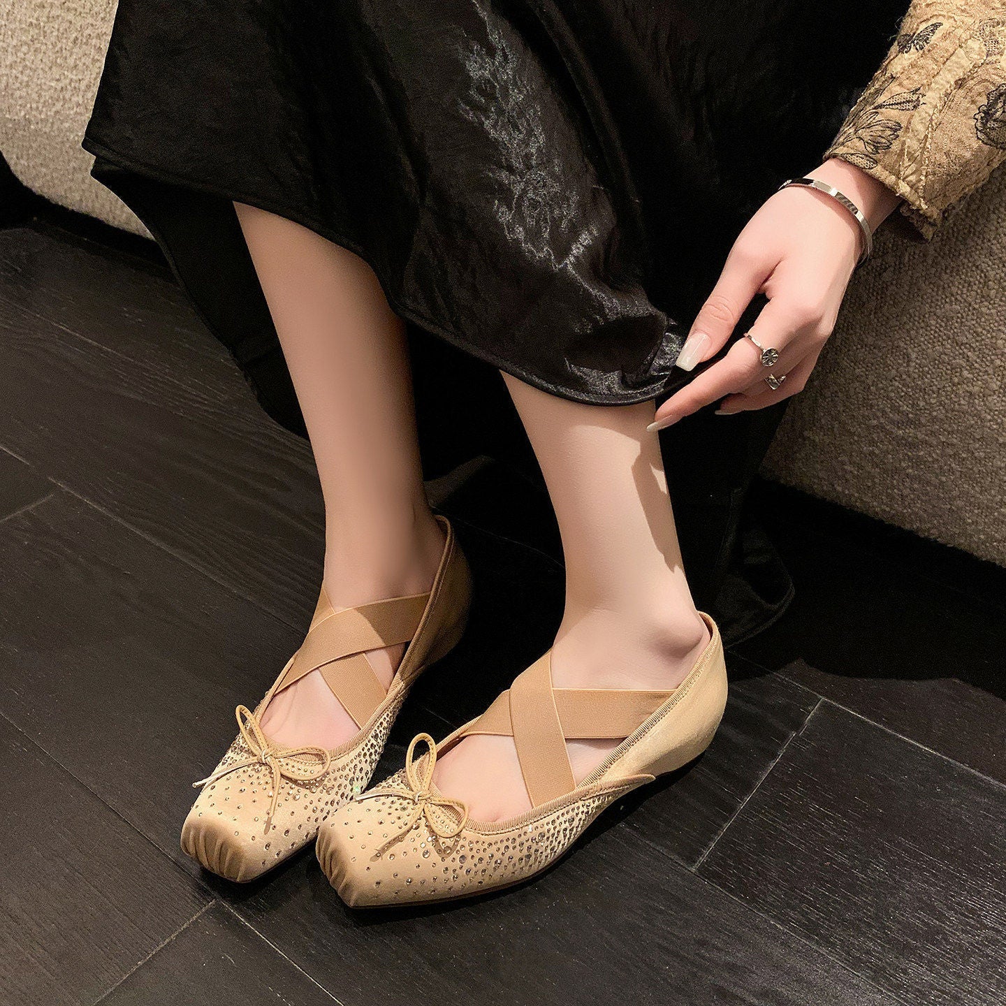 Damen Ballerinas mit modischem Kreuzriemendesign und perforierter Oberfläche R&B