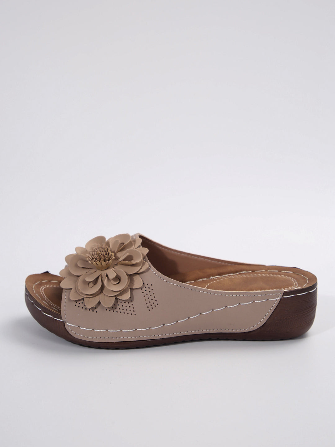 Damen Plateausandalen mit elegantem Blumenakzent und bequemer Fußbettung R&B