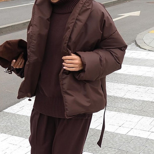 Damen Oversized Steppjacke mit Gürtel und hohem Kragen R&B