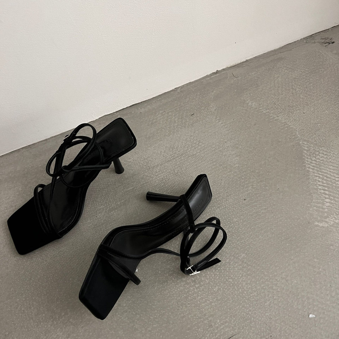 Damen elegante High Heel Sandalen mit zierlichem Riemendesign R&B