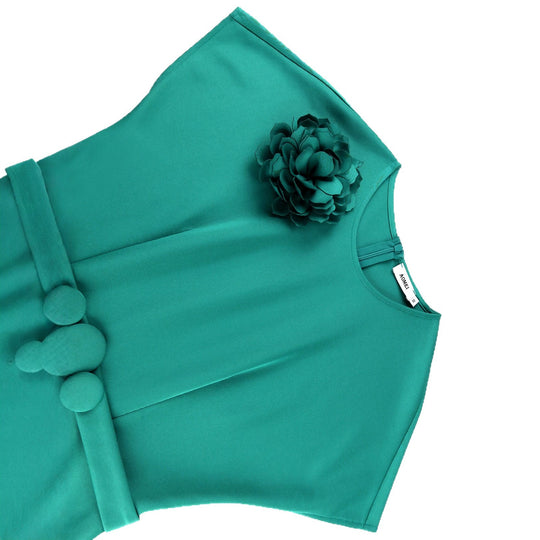 Damenkleid mit elegantem Gürtel und dekorativem Blumenakzent R&B