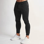 Herren Slim-Fit Jogginghose mit praktischen Reißverschlusstaschen
