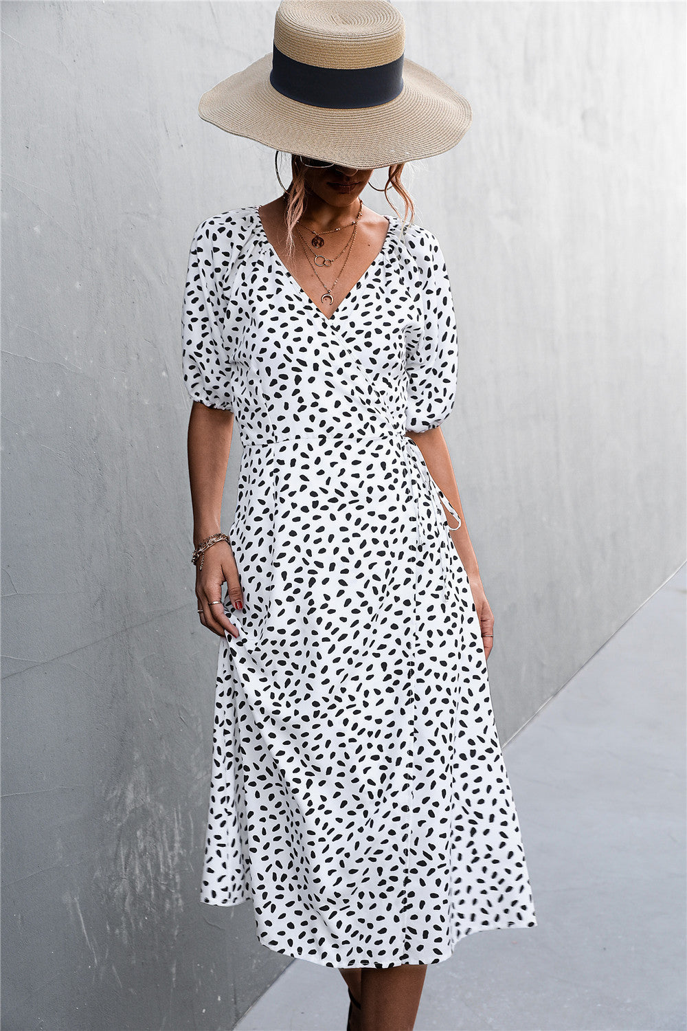 Damen Wickelkleid mit eleganten Puffärmeln und modernem Muster R&B