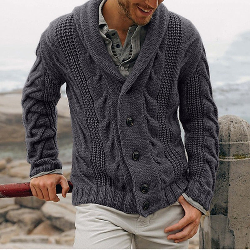 Herren Strickjacke mit modischem Zopfmuster und praktischen Taschen