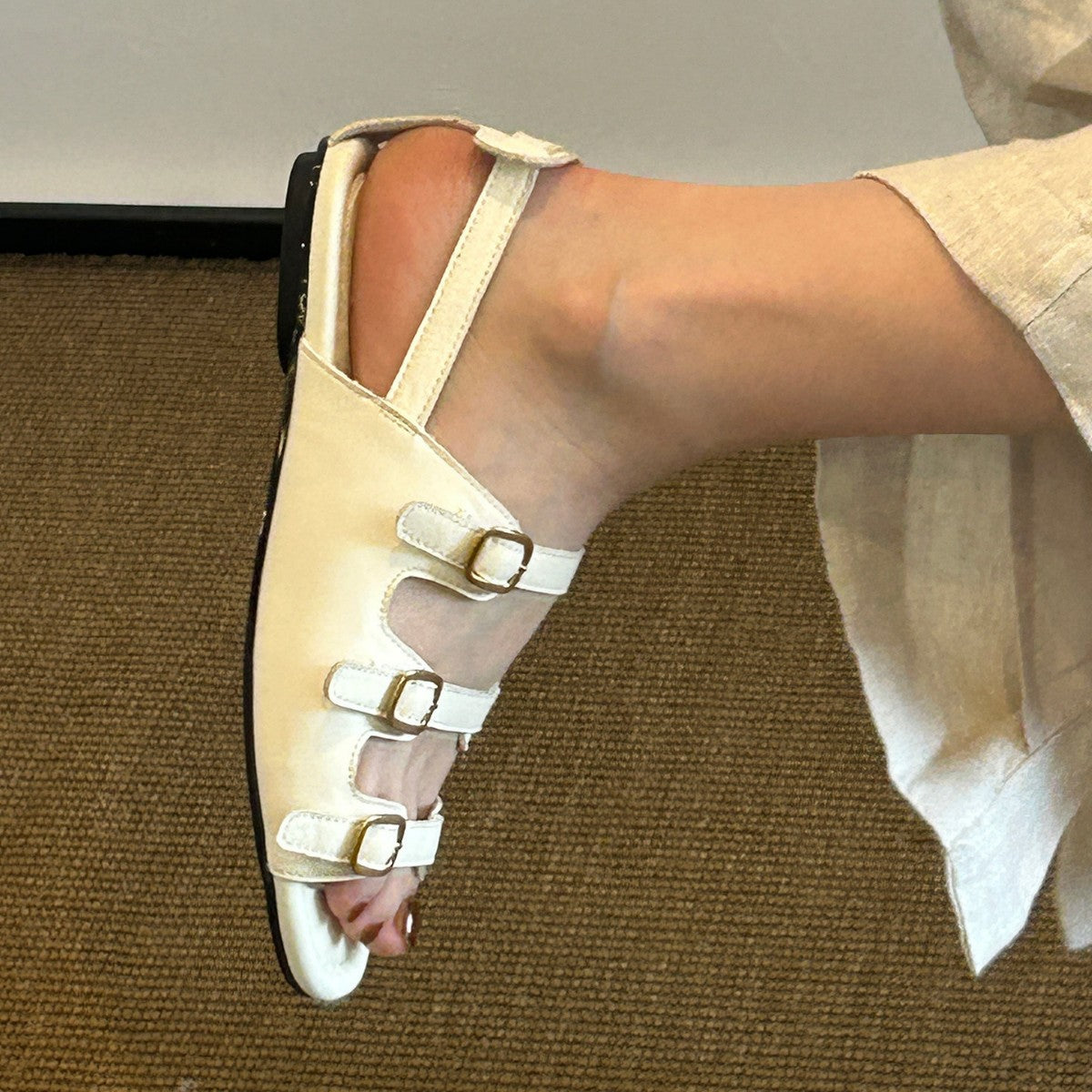 Damen Sandalen mit verstellbarem Riemchen-Design und komfortablem Fußbett R&B