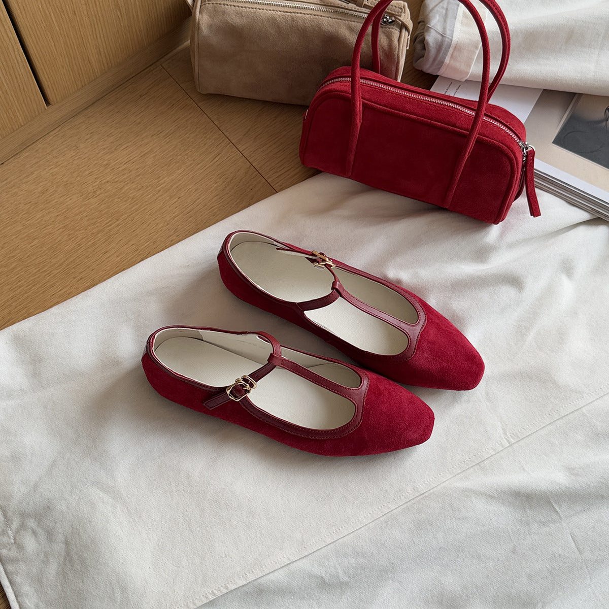 Damen Elegante Mary Jane Ballerinas aus hochwertigem Wildleder mit verstellbarem Riemchen R&B