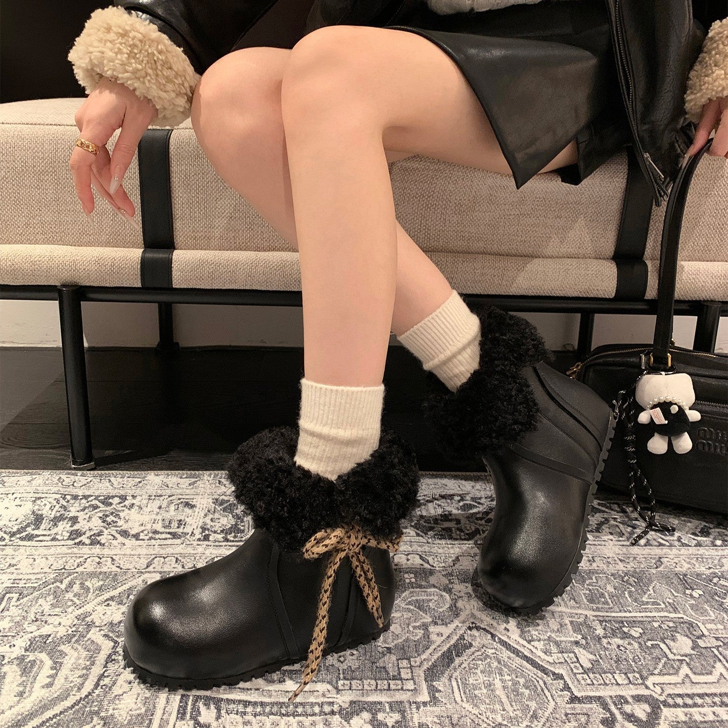 Damen Winterstiefel mit kuscheligem Innenfutter und modischer Schnürung R&B
