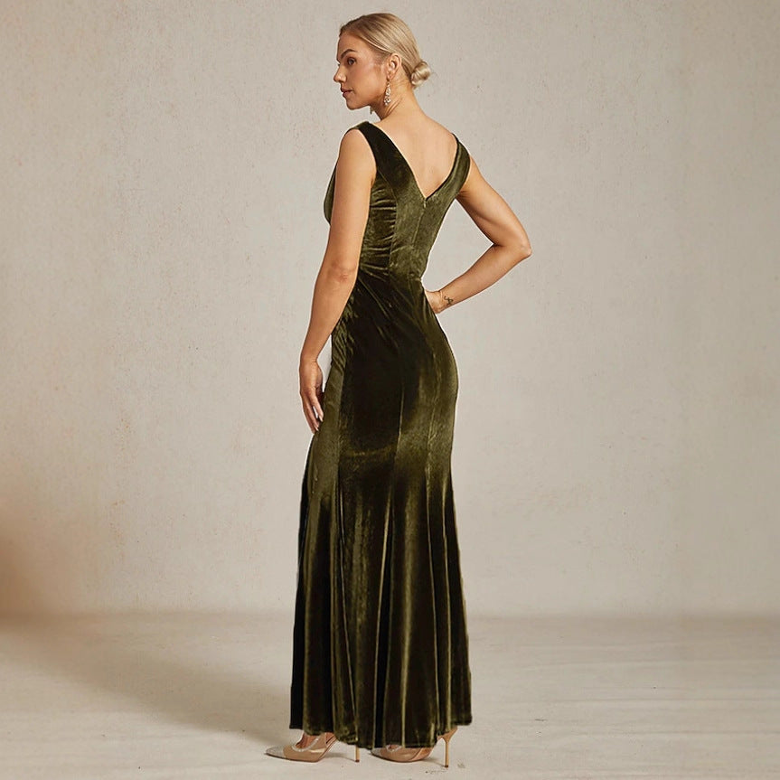 Damen Maxikleid aus samtigem Material mit elegantem Carmen-Ausschnitt R&B