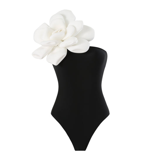 Damen Eleganter Badeanzug mit großem Blumen-Detail und transparentem Überrock R&B