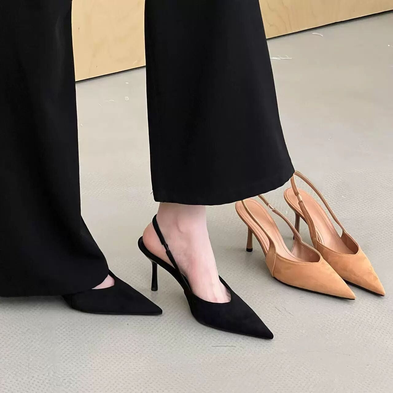 Damen Slingback-Pumps aus Wildleder mit eleganter Spitzform R&B
