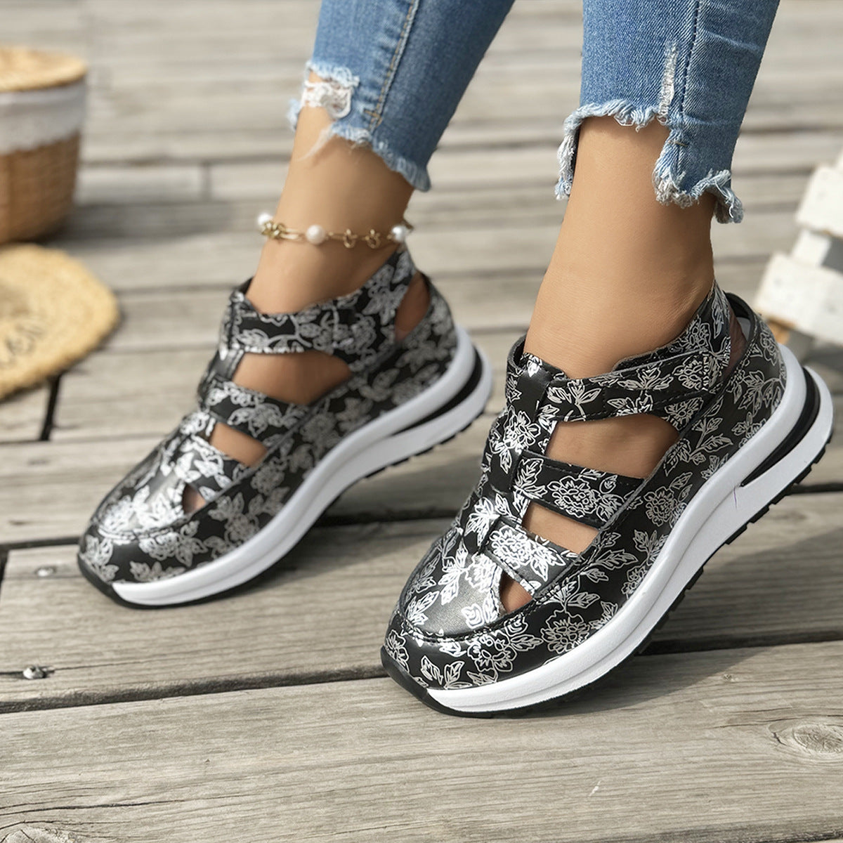 Damen Sportliche Sneaker mit floralem Cut-Out-Design und rutschfester Sohle R&B