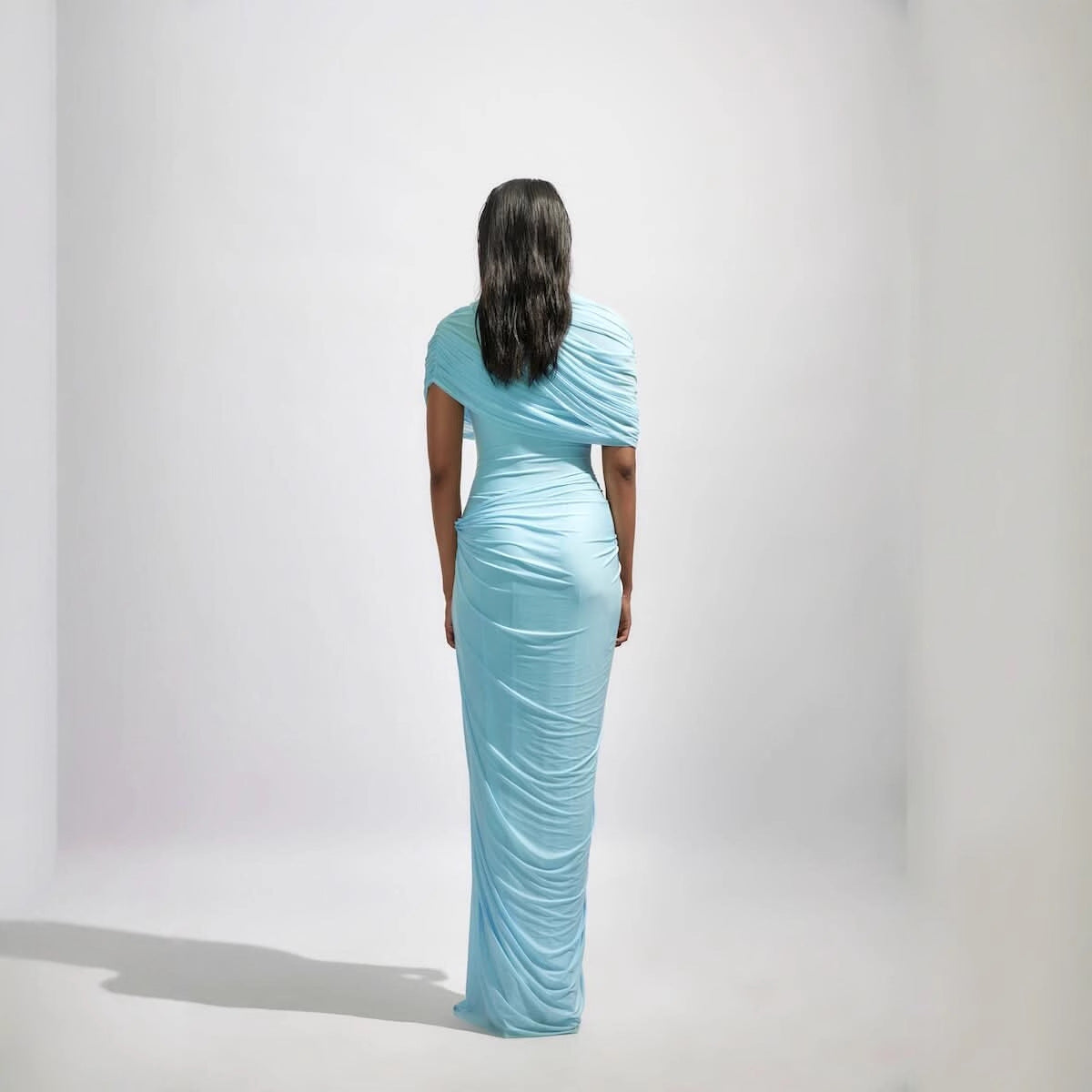 Damen Maxikleid mit eleganter Drapierung und asymmetrischen Cut-Outs R&B
