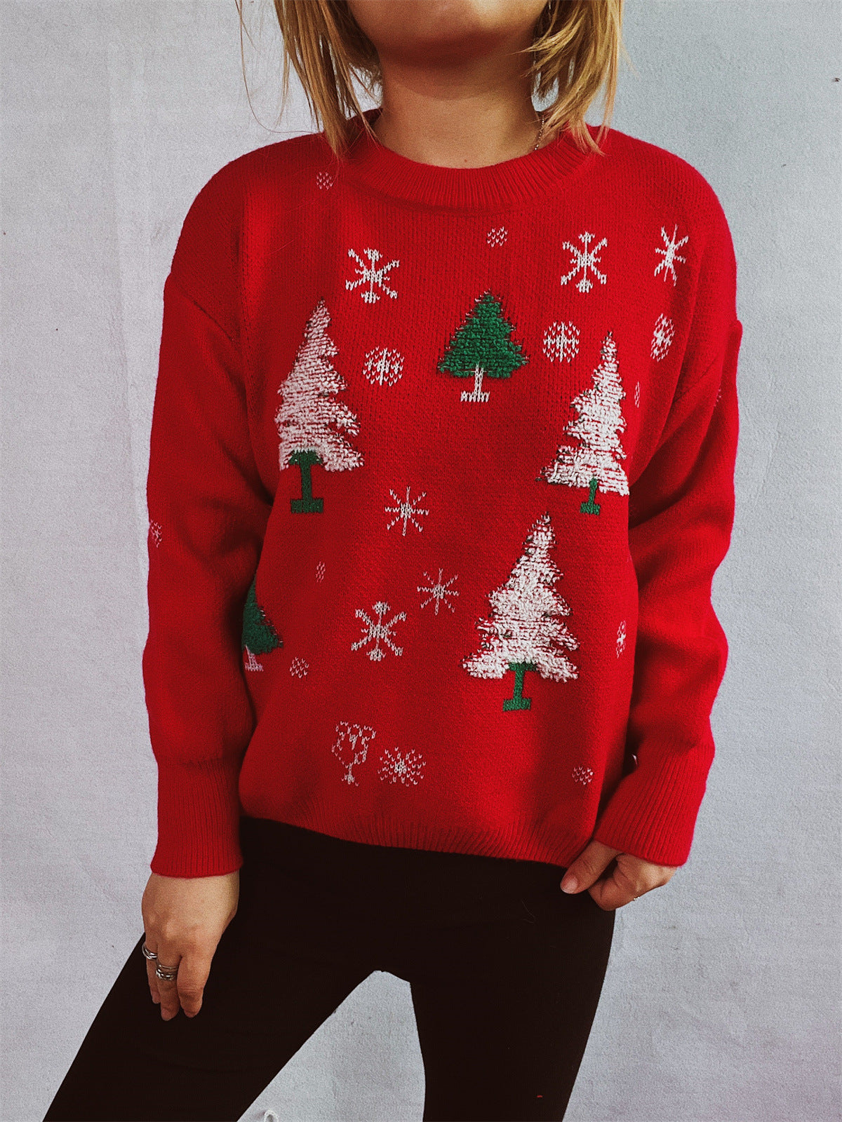Damen weihnachtlicher Pullover mit festlichem Baumdesign und flauschigem Material R&B