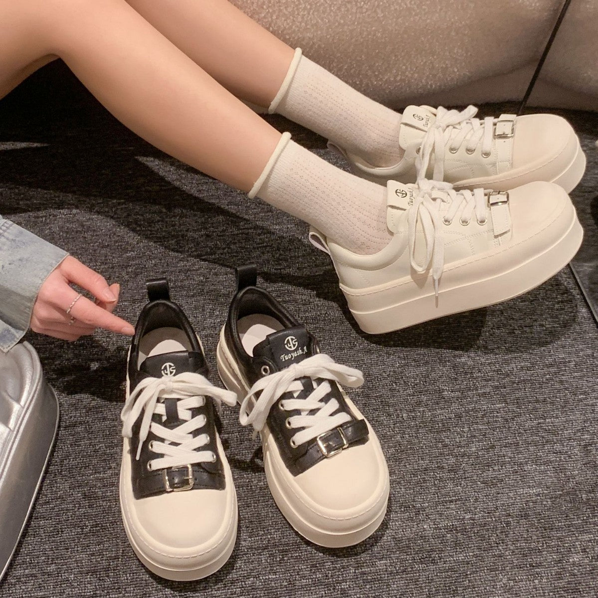 Damen modische Plattform-Sneaker mit elastischem Schnürsystem und robustem Sohlenprofil R&B